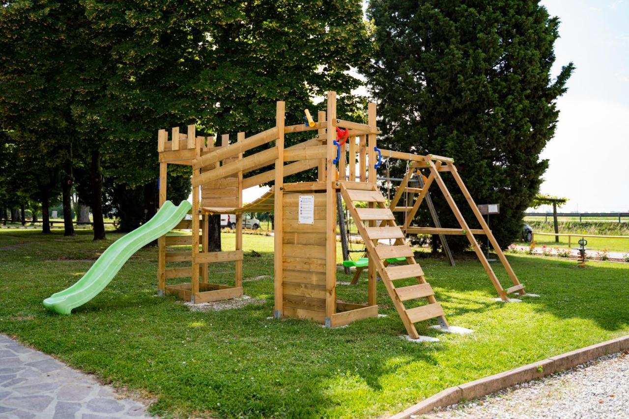Agriturismo Isola Augusta Palazzolo dello Stella Luaran gambar