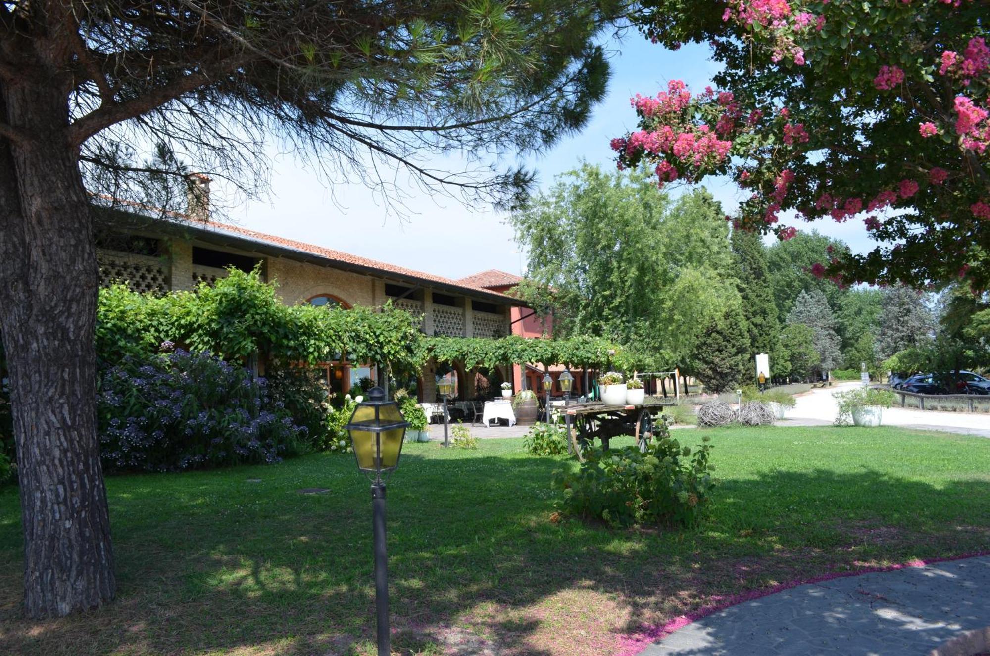 Agriturismo Isola Augusta Palazzolo dello Stella Luaran gambar