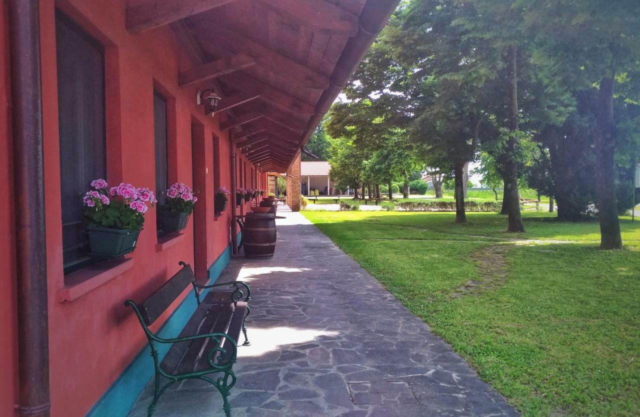 Agriturismo Isola Augusta Palazzolo dello Stella Luaran gambar