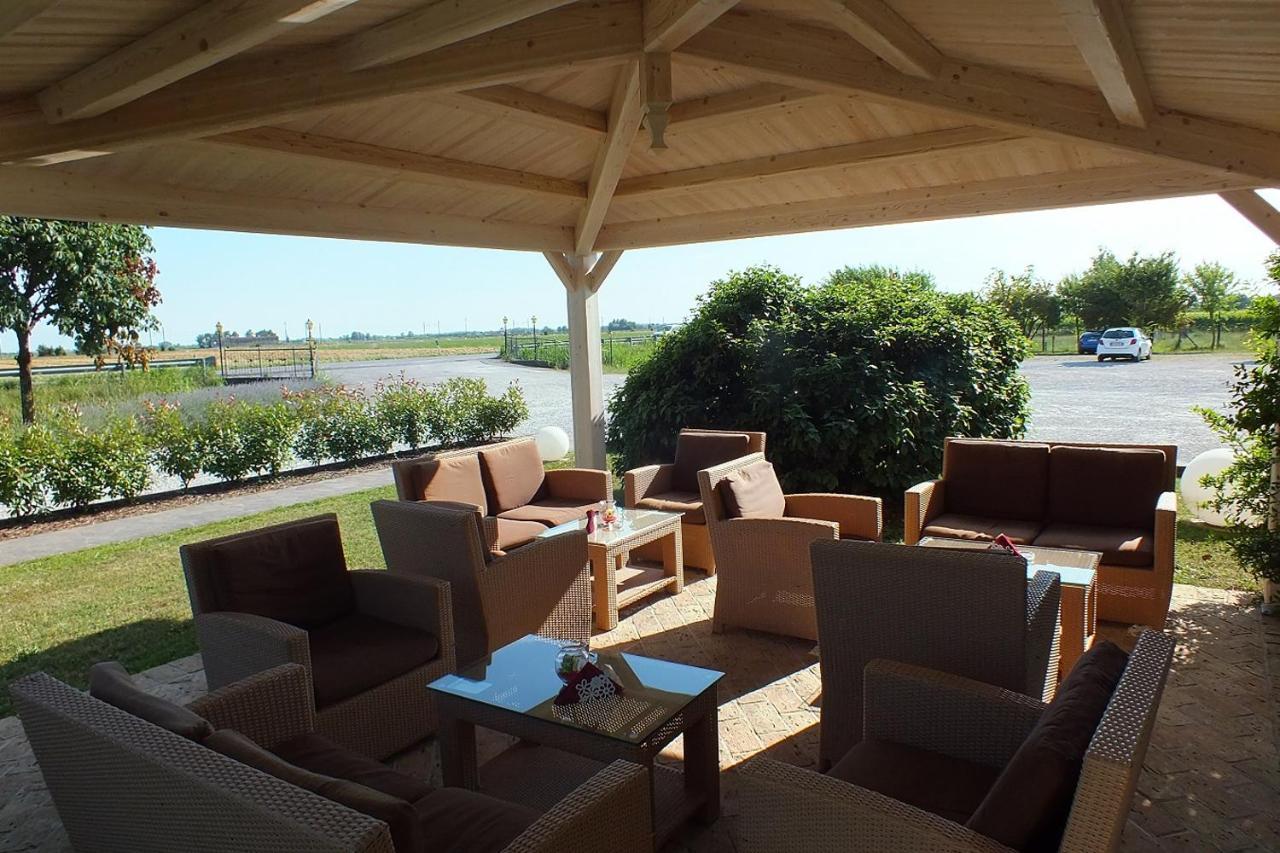 Agriturismo Isola Augusta Palazzolo dello Stella Luaran gambar